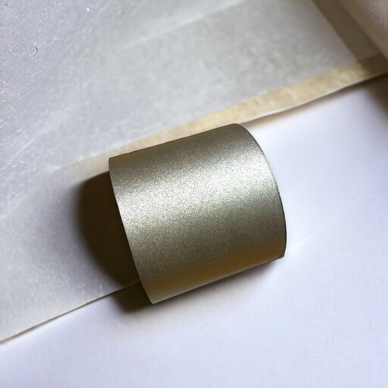 Gavepapir B 10 cm. Sølv, kraftpapir. 100 mtr.