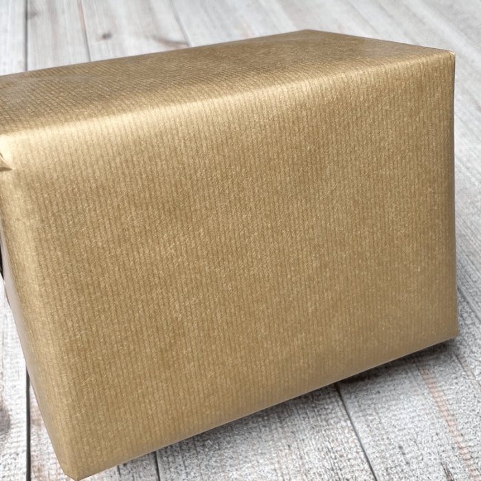 Gávupappír B 38 cm. Gull, matt, kraftpappír. 200 mtr.