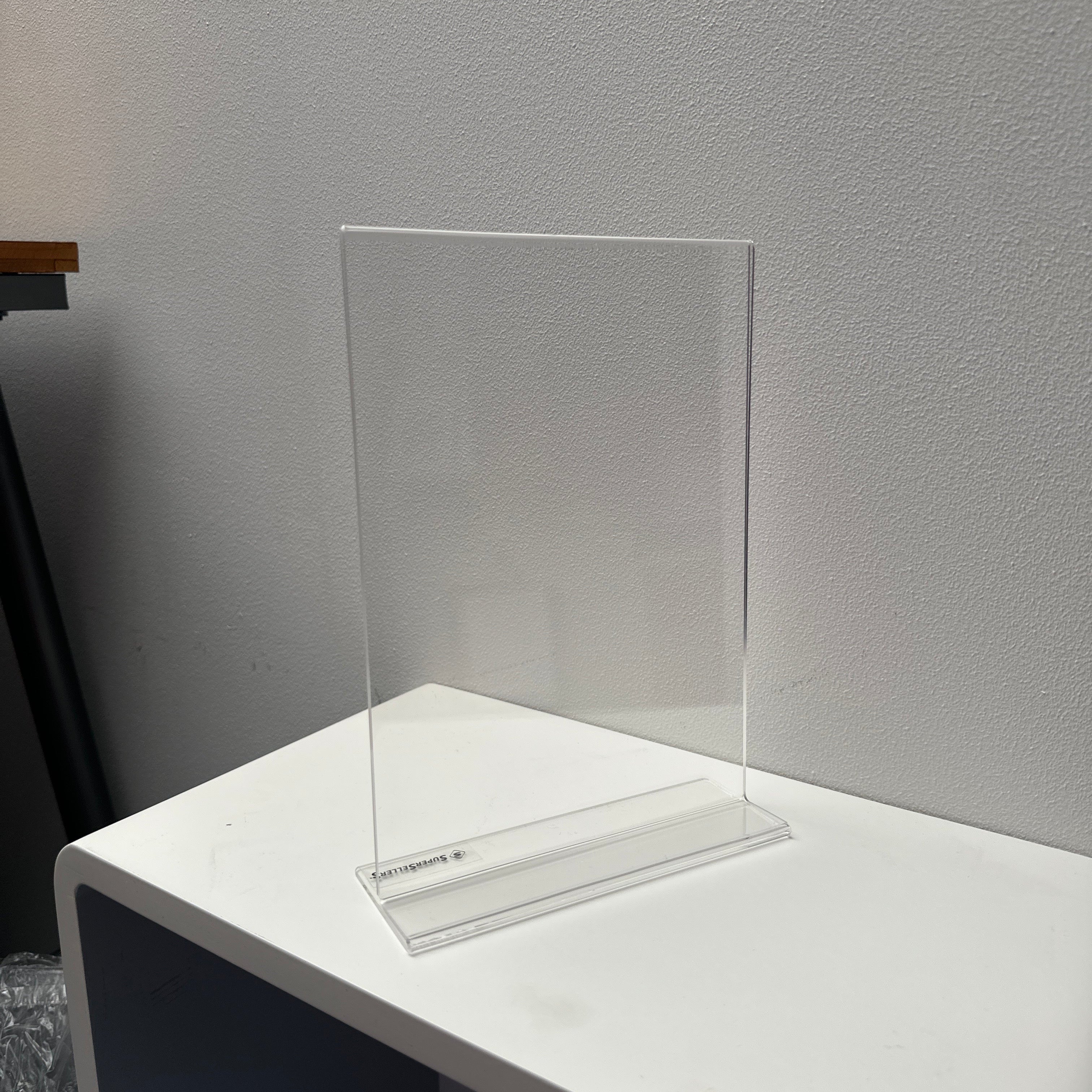 Skilteholder, A5 høj,lige t/ bord, akryl