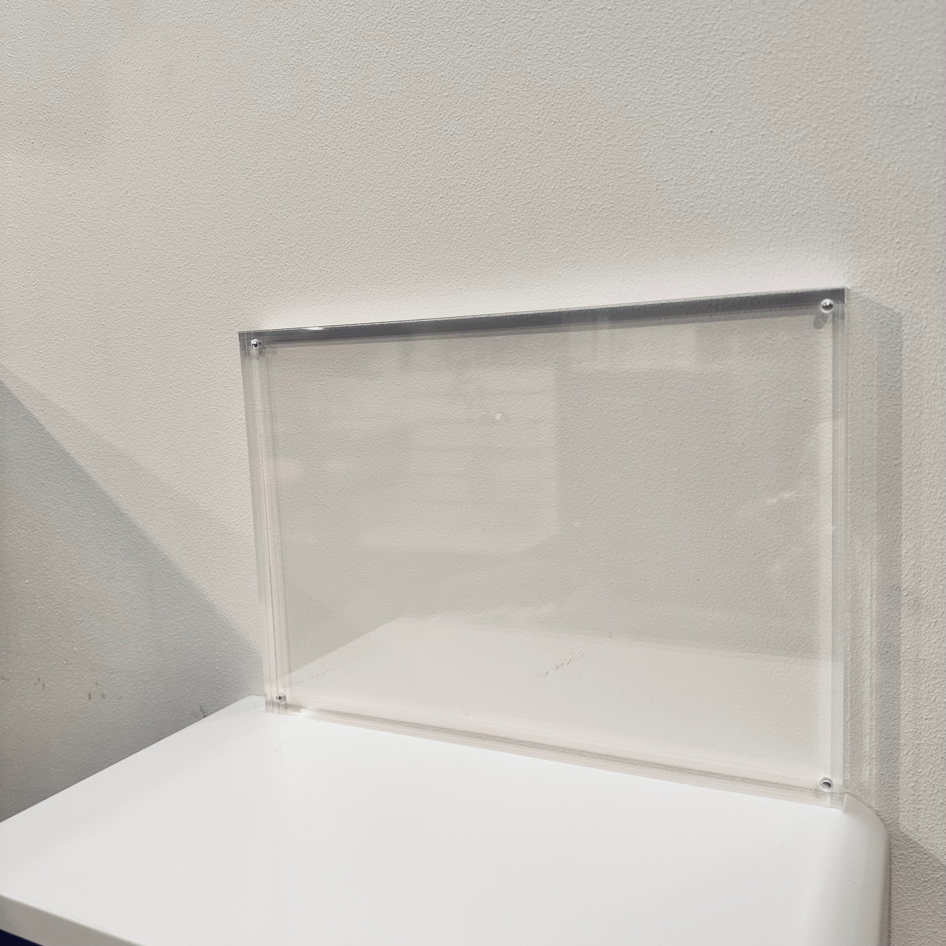 Magnetic sign holder, A4, W 21 x D 2 x H 29.8 cm, clear acrylic