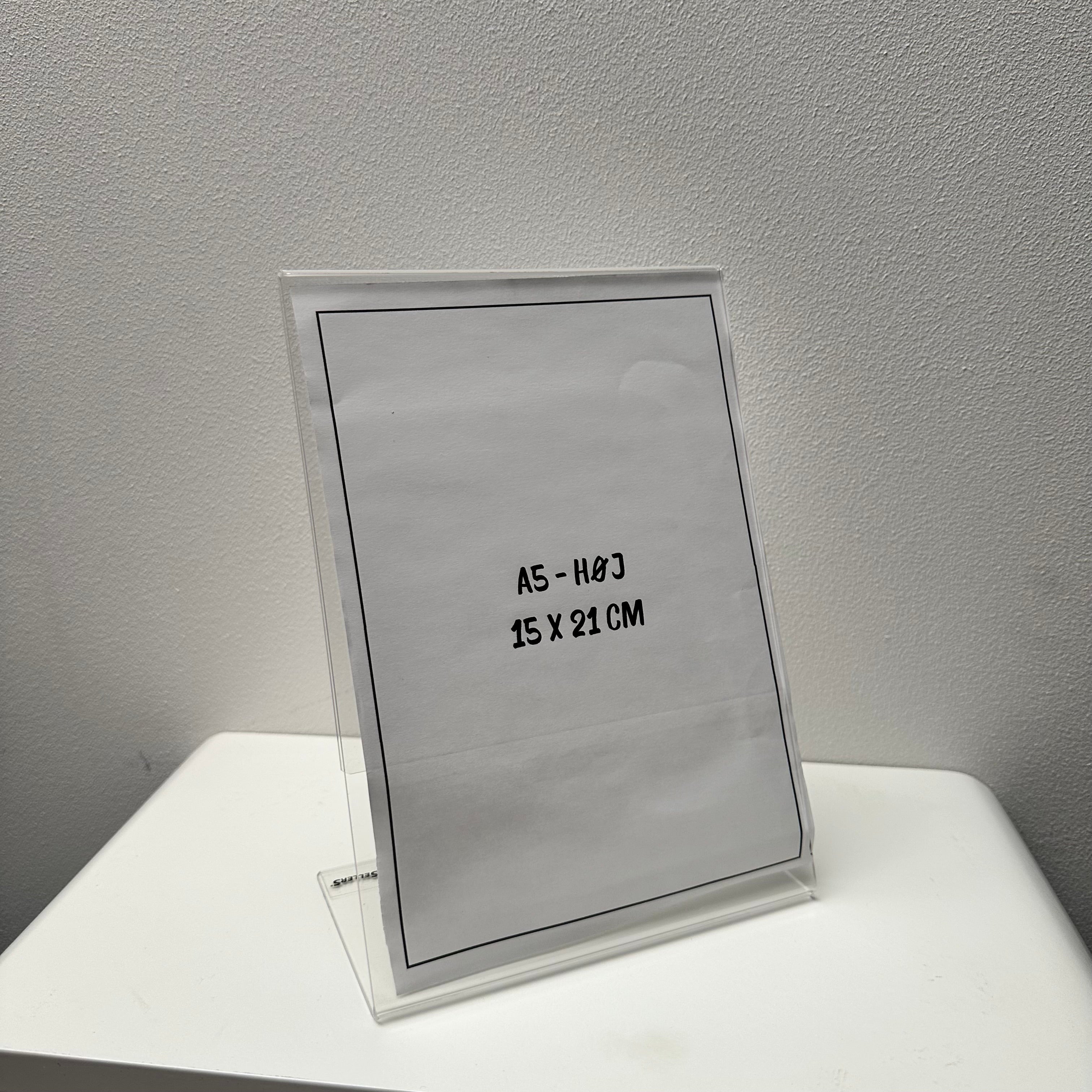 Skilteholder A5, skråt /bord, akryl