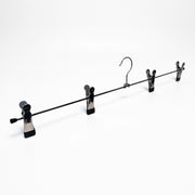 Akslatræ úr metalli við klemmum (B 60 cm) – 50 stk. 4 klemmur, H 7 cm. Svart