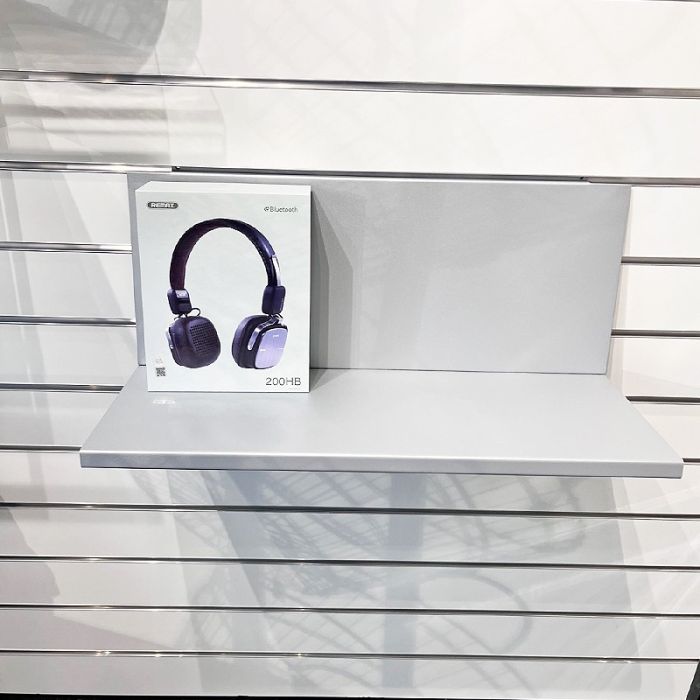 Metalhylla, skrå, ljós ál. 59 x 20 x H25,5