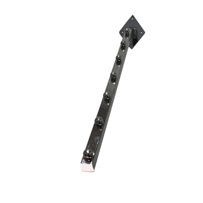 Seinäkiinnike, viisto. Kromi valkoisella päällä dup.