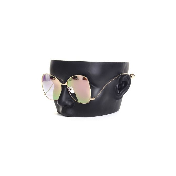 Glasdispley, andlit svørt. 1 pørð brýggjur.