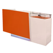 Diskurhvítur við glerdisplay. Appilsinframskjár