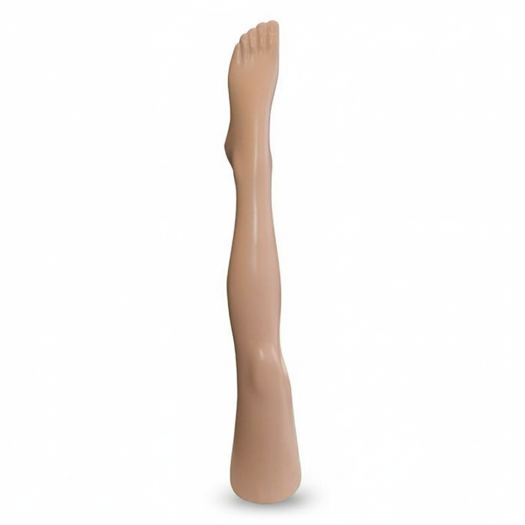 Strømpebenskon, kvinnur. Nude plast - standandi