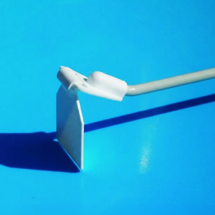 Koukkuadapteri koukulla ja kääntyvällä kylttipidikkeellä. Valitse koko