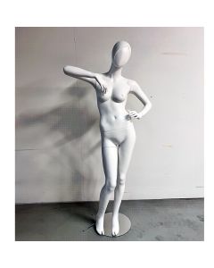 Mannequin. Dame 3 m/skulptureret hår. Hvid