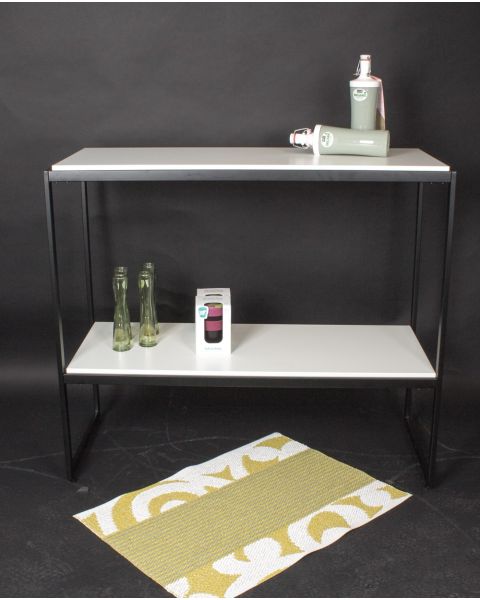 HAPPY! oplægsbord- / reol. B40 xD94 x H82 cm. Sort metal stel. Vælg farve på bordplade
