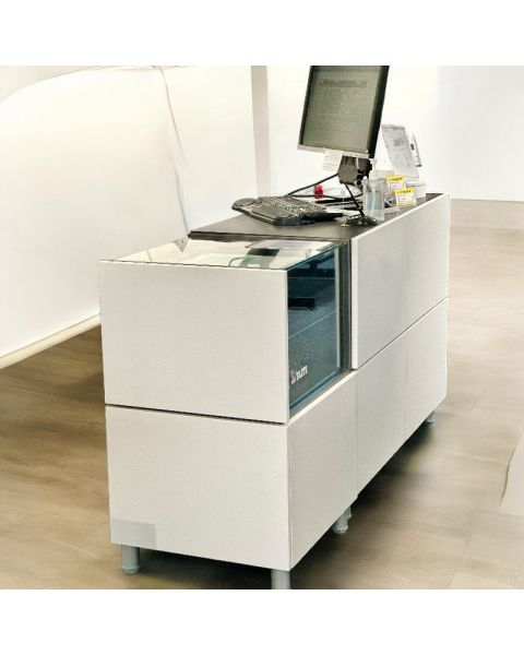 Banko disk sæt med 2 diske og frontplader total højde 93 cm længde 170 cm 1 flytbar hylde og låsbar skuffe.