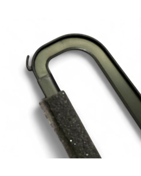 Buksebøjle (HB), kraftig plast, med skum på stangen, sort, 34 cm. Pakket m/ 100 stk.