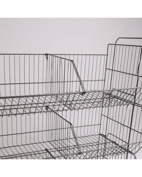 Stabelkurv med 3 kurve og hjul. 81 x 43 x H100 cm.