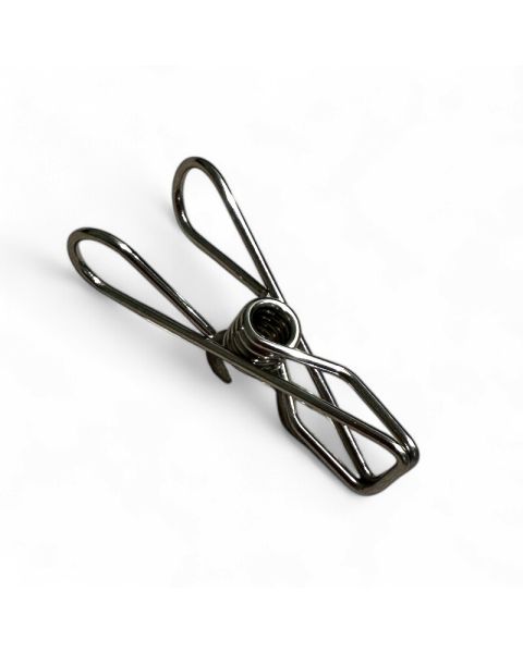 Metalclips i stål, H 5,7 cm. Pakket med 10 stk. Pris er for 1 stk.