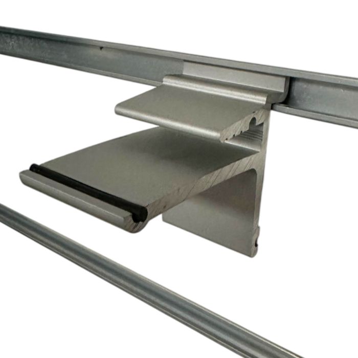 Glashyldebeslag t/ rillepanel. 1 sæt.