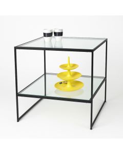 HAPPY! Oplægsbord med klare glasplader. B74 x D74 X H82 cm.